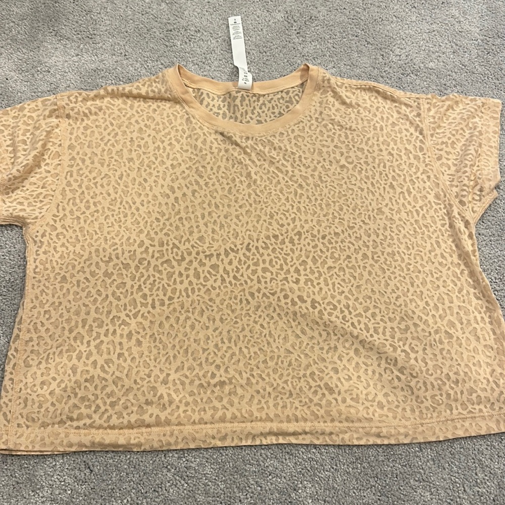 Lululemon tee